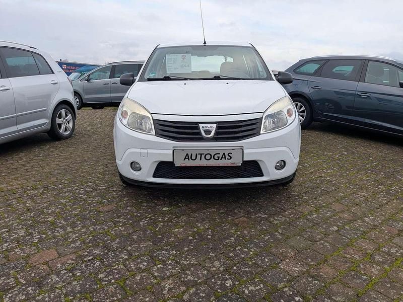 Gebraucht Dacia Sandero 75 PS (55 kW) 2012 Weiß Kleinwagen