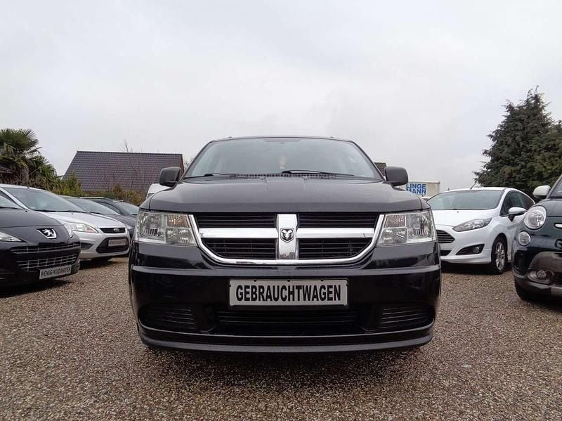 Gebraucht Dodge Journey SE 170 PS (125 kW) 2010 Brilliant black crystal pearl SUV