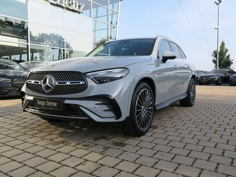 Grau Gebraucht 2025 Mercedes GLC200 AMG Line Premium SUV | 64.850 € - Bild 1/4