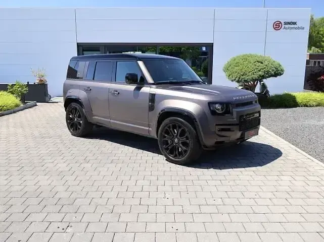 Gebraucht Land Rover Defender 635 PS (467 kW) 2025 Charente grey SUV