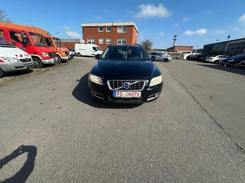 Gebraucht Volvo V70 136 PS (100 kW) 2010 Schwarz Kombi
