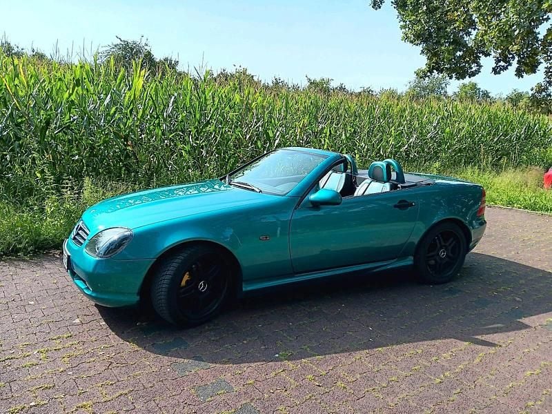 Grün Gebraucht 1998 Mercedes SLK230 AMG Cabrio | 3.800 € (Guter Preis) - Bild 1/4