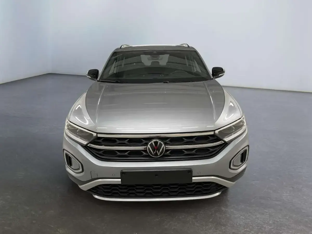 Neu VW T-Roc Cabriolet Black Edition 150 PS (110 kW) 2025 K2  pyrite silver met. SUV