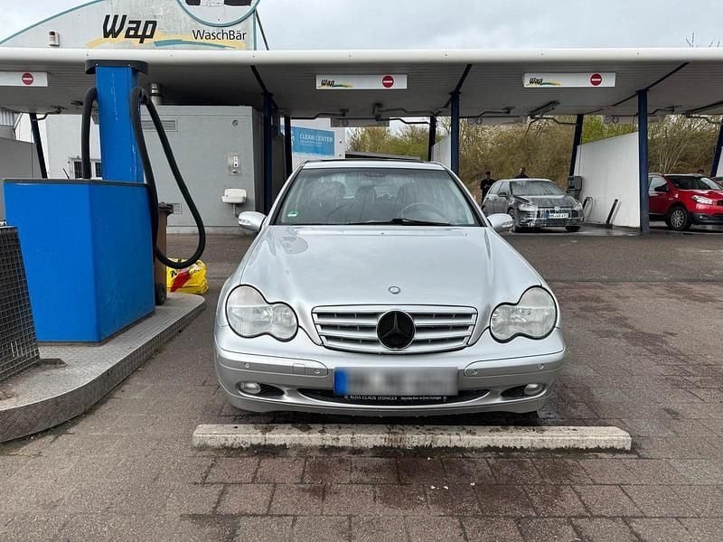 Gebraucht Mercedes C180 129 PS (94 kW) 2001 Silber Limousine