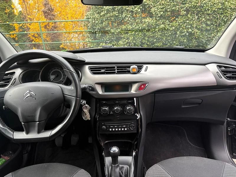 Gebraucht Citroën C3 SELECTION 81 PS (59 kW) 2014 Schwarz Limousine