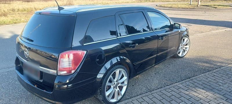Gebraucht Opel Astra 150 PS (110 kW) 2008 Schwarz Kombi