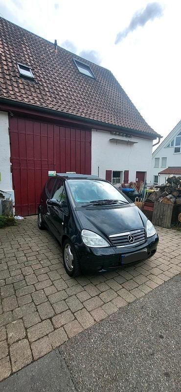 Schwarz Gebraucht 2000 Mercedes A160 Kleinwagen | 2.300 € (Etwas zu teuer) - Bild 1/4