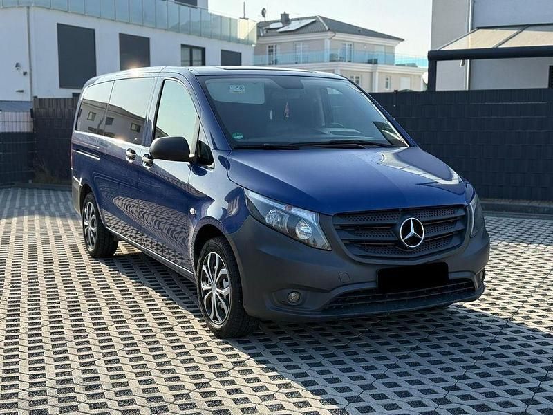 Gebraucht Mercedes Vito Edition 163 PS (119 kW) 2017 Blau Van