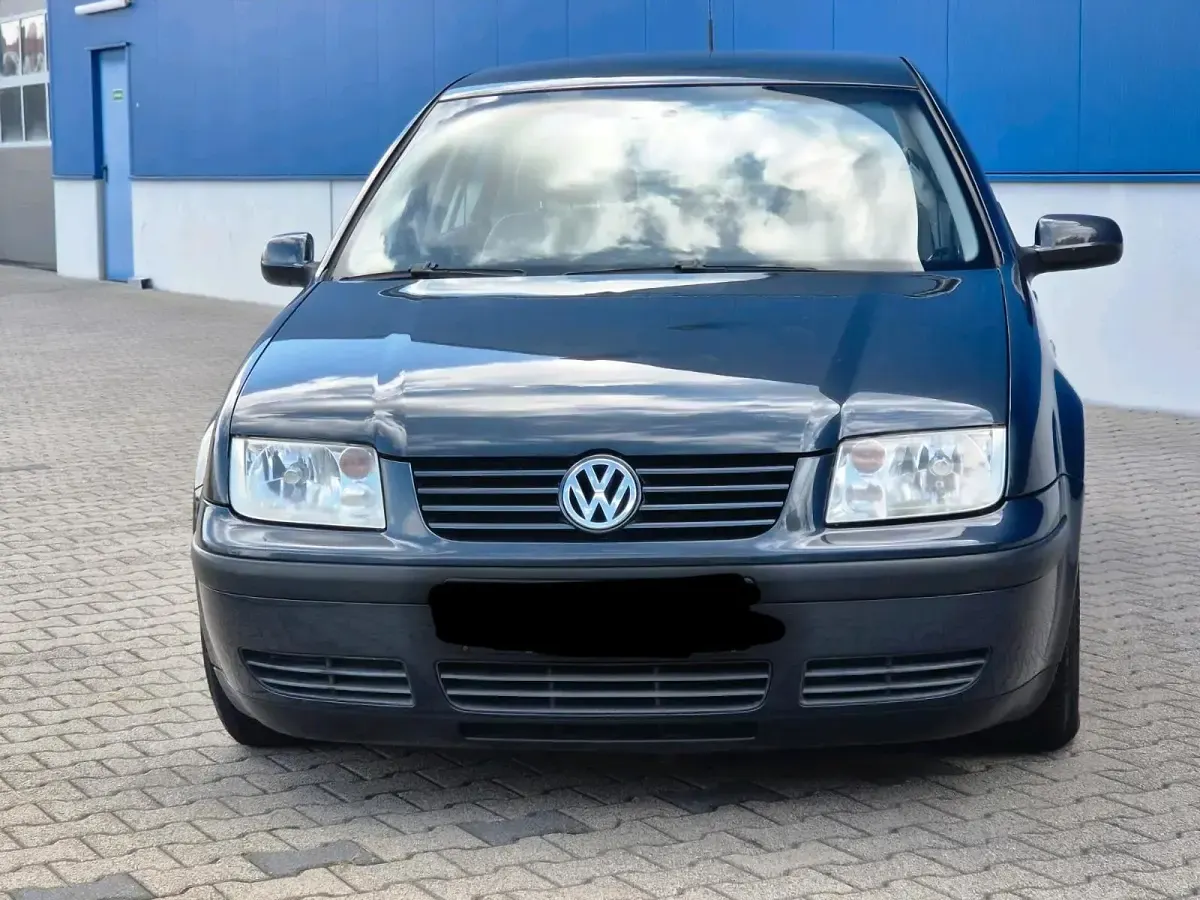 Gebraucht VW Bora 116 PS (85 kW) 2004 Blau Limousine