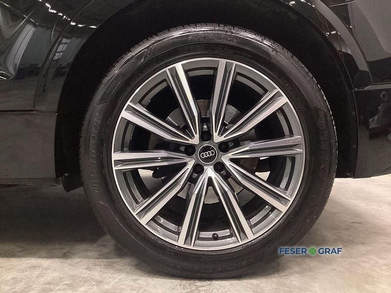 Gebraucht Audi Q8 Ambiente 286 PS (210 kW) 2022 Mythosschwarz metallic SUV