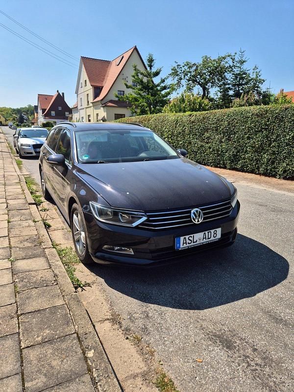 Schwarz Gebraucht 2016 VW Passat Kombi | 8.000 € (Superpreis) - Bild 1/4