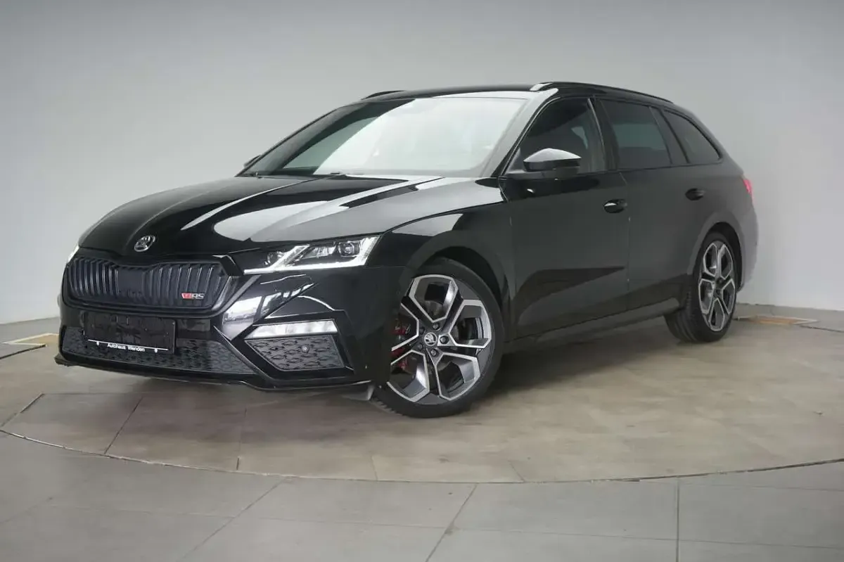 Gebraucht Skoda Octavia RS 200 PS (147 kW) 2023 Black magic pearlescent Kombi