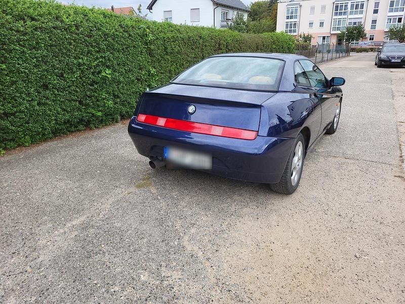 Gebraucht Alfa Romeo GTV 150 PS (110 kW) 2002 Blau Coupé