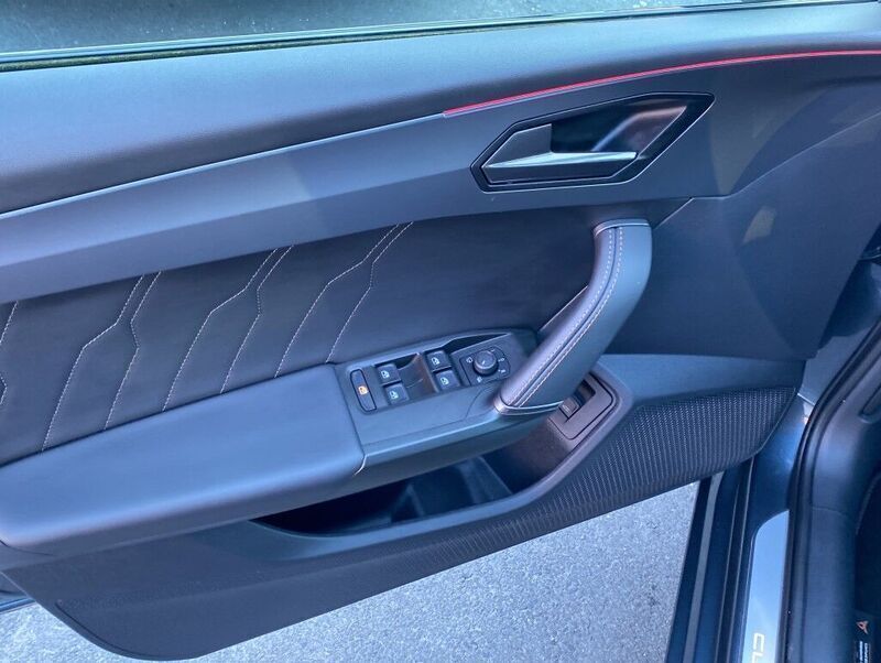 Gebraucht Cupra Leon 190 PS (139 kW) 2023 Grau magnetic tech (metallic) Kombi