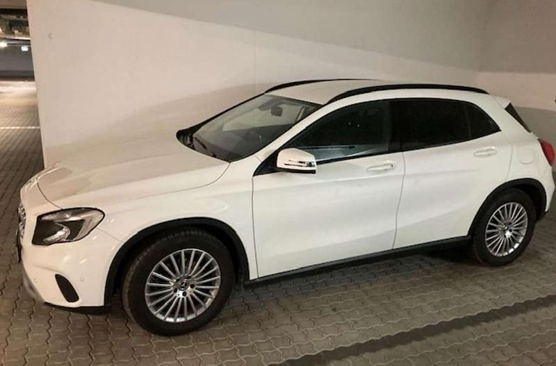 Gebraucht Mercedes GLA180 122 PS (89 kW) 2019 Weiß SUV