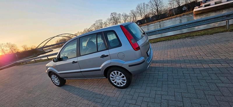 Gebraucht Ford Fusion 80 PS (58 kW) 2005 Grau Kleinwagen