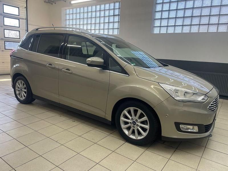 Gebraucht Ford Grand C-Max Titanium 125 PS (91 kW) 2017 Silber Van / Kleinbus
