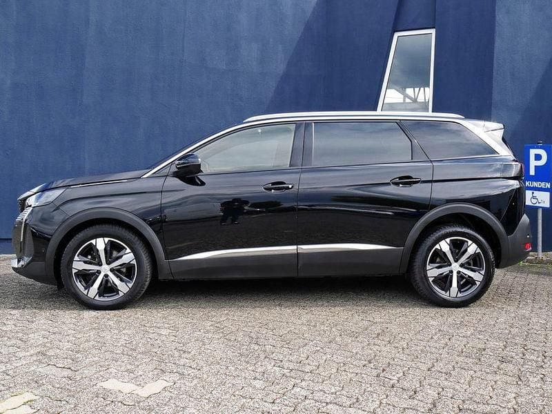 Gebraucht Peugeot 5008 Allure 131 PS (96 kW) 2023 Schwarz Van / Kleinbus