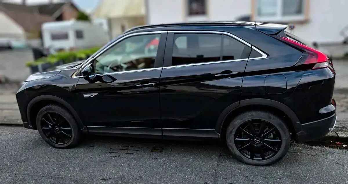 Gebraucht Mitsubishi Eclipse Cross Plus 188 PS (138 kW) 2022 Schwarz SUV
