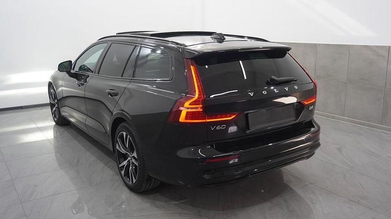 Gebraucht Volvo V60 Plus 197 PS (144 kW) 2025 Schwarz Kombi