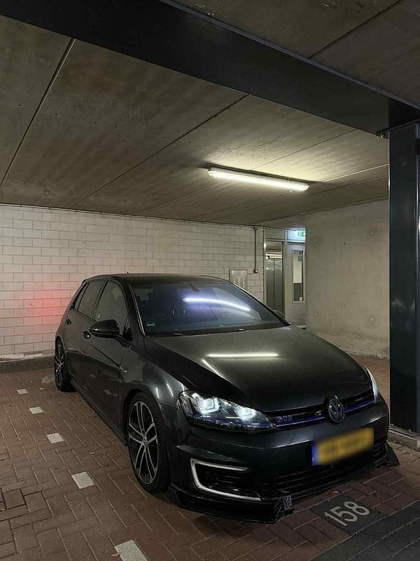 Gebraucht VW Golf VII GTE 300 PS (220 kW) 2015 Grau Kleinwagen