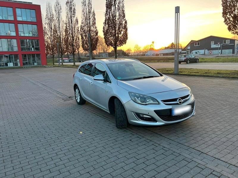 Gebraucht Opel Astra 165 PS (121 kW) 2015 Grau Kombi