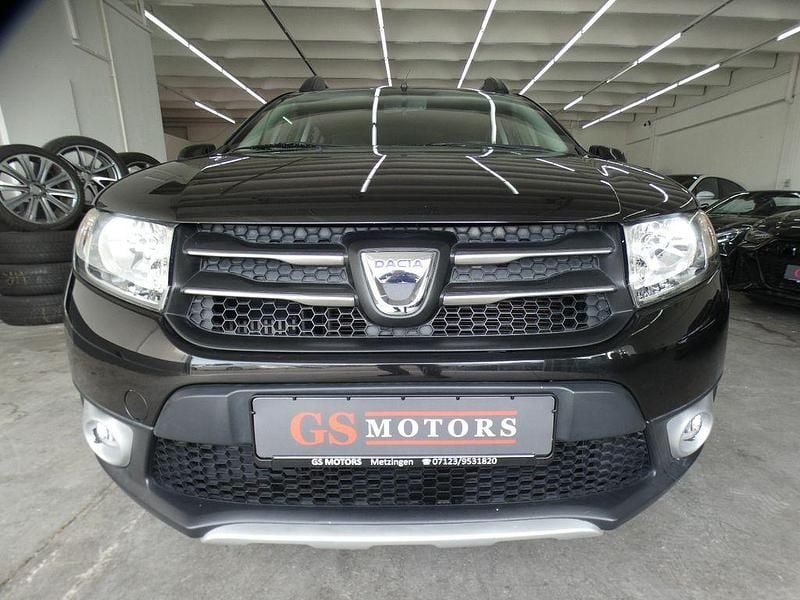 Gebraucht Dacia Sandero Prestige 90 PS (66 kW) 2013 Schwarz Limousine