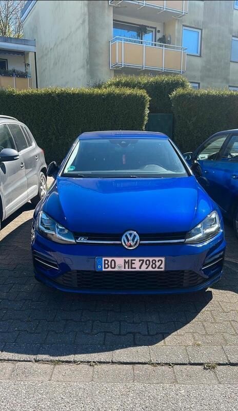 Blau Gebraucht 2017 VW Golf VII R-line Kleinwagen | 13.500 € (Guter Preis) - Bild 1/4