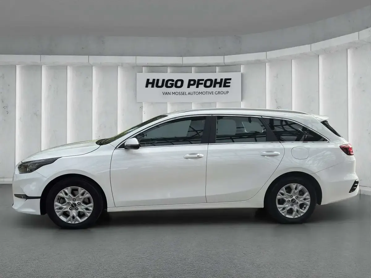Usado Kia Ceed Vision 120 CV (88 kW) 2023 Blanco Utilitario