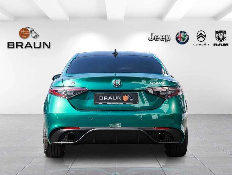 Neu Alfa Romeo Giulia 280 PS (205 kW) 2025 Verde montreal Limousine