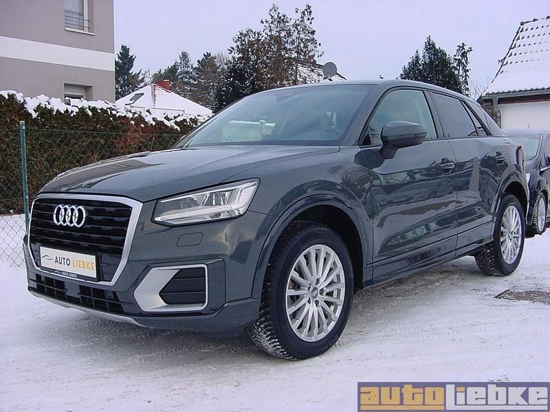 Grau Gebraucht 2018 Audi Q2 SUV | 19.590 € (Fairer Preis) - Bild 1/4