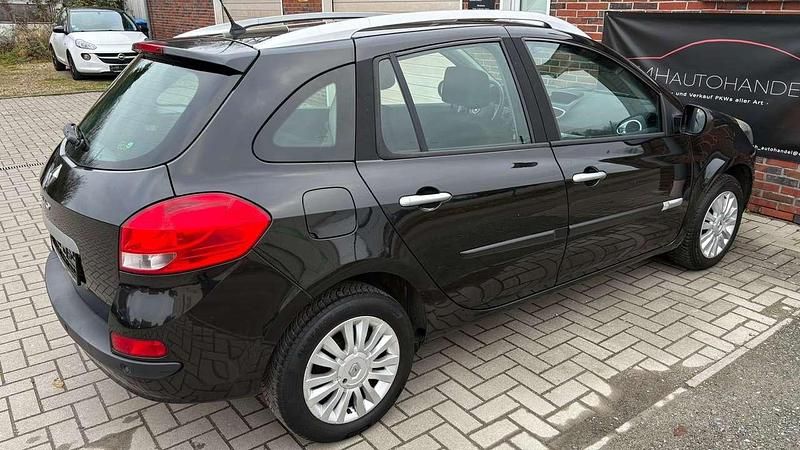 Gebraucht Renault Clio GrandTour Dynamique 101 PS (74 kW) 2011 Perlmuttschwarz Kombi