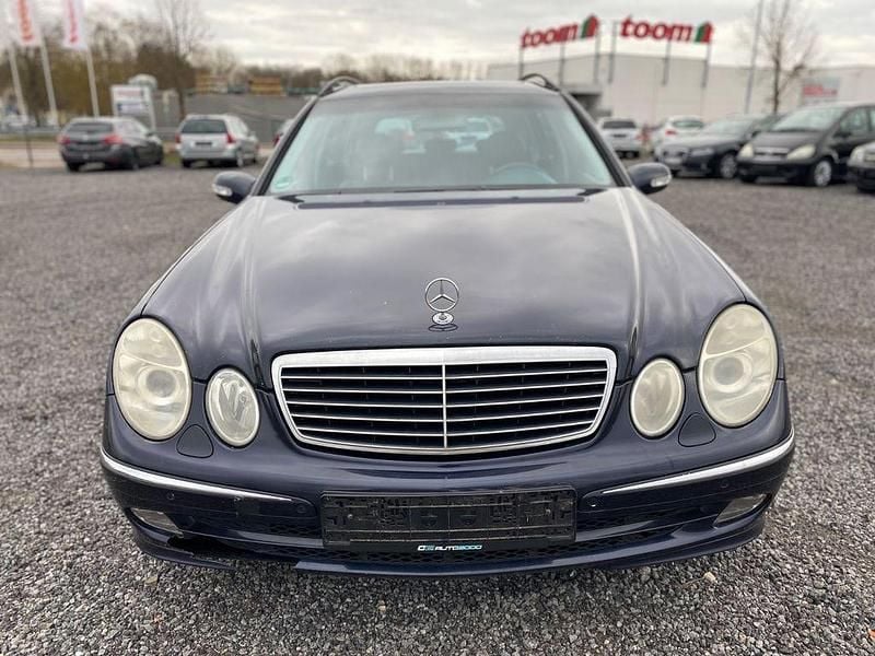 Gebraucht Mercedes E320 Avantgarde 204 PS (150 kW) 2003 Blau Limousine