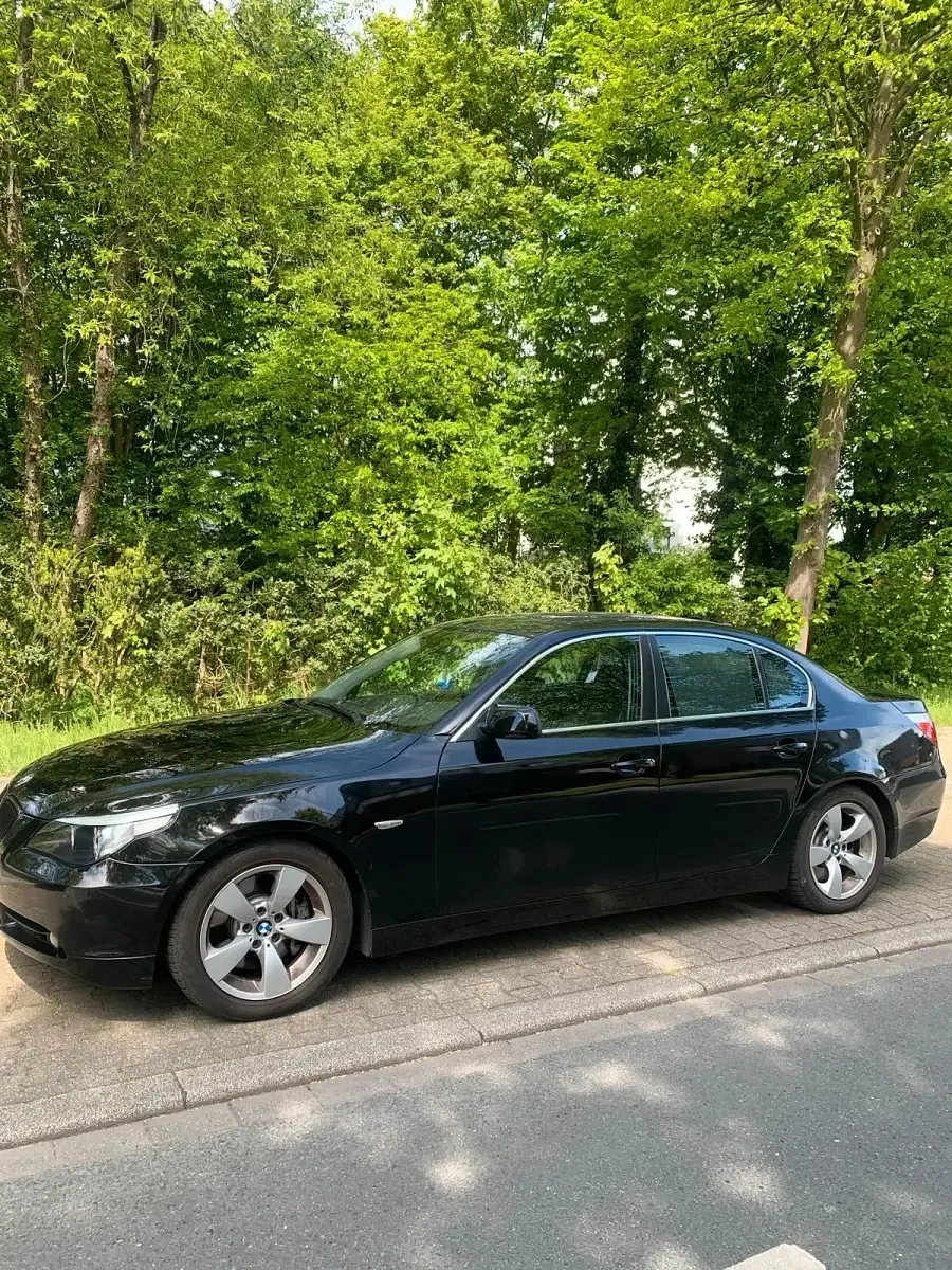 Gebraucht BMW 545 333 PS (244 kW) 2004 Schwarz Limousine
