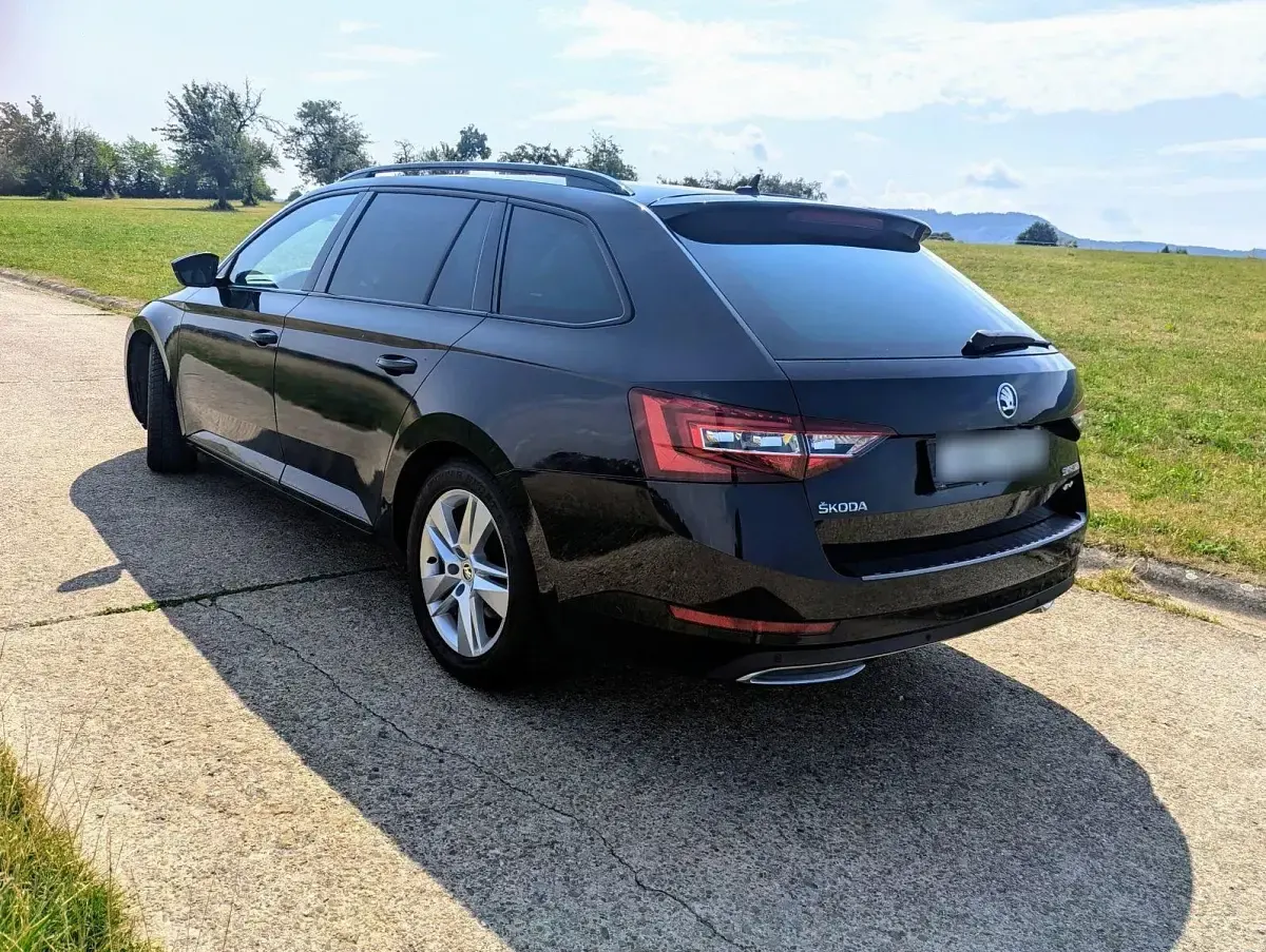 Gebraucht Skoda Superb SportLine 190 PS (139 kW) 2019 Schwarz Limousine