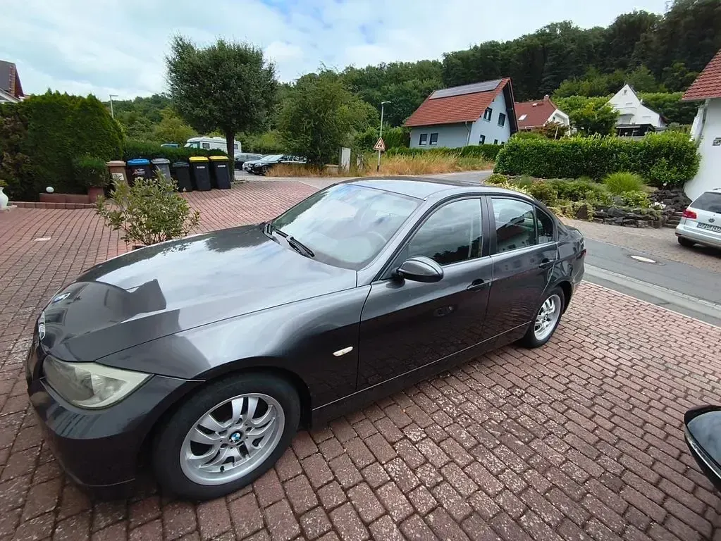 Gebraucht BMW 320 Sport Line 150 PS (110 kW) 2005 Grau Limousine