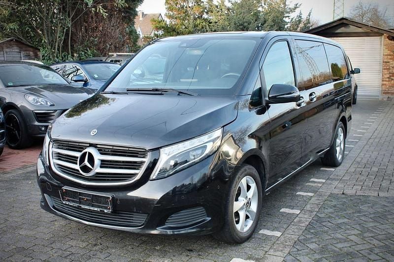 Gebraucht Mercedes V220 Edition 163 PS (119 kW) 2019 Schwarz Van / Kleinbus