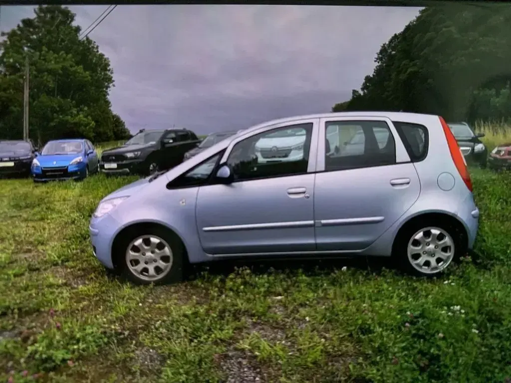 Gebraucht Mitsubishi Colt Invite 95 PS (69 kW) 2005 Blau Kleinwagen