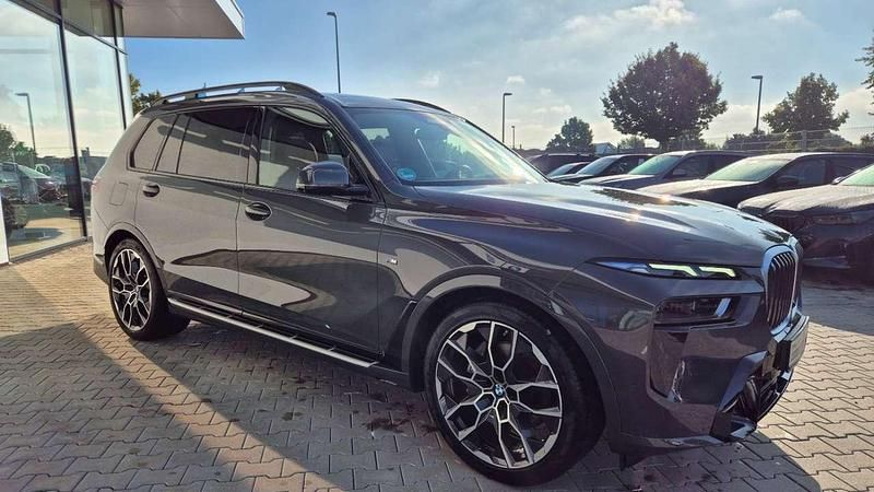 Gebraucht BMW X7 Efficient Dynamics 340 PS (250 kW) 2025 Grau SUV