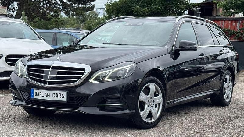 Schwarz Gebraucht 2016 Mercedes E250 Limousine | 9.990 € (Superpreis) - Bild 1/4