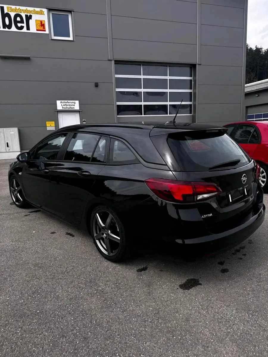 Gebraucht Opel Astra 95 PS (69 kW) 2016 Schwarz Kombi