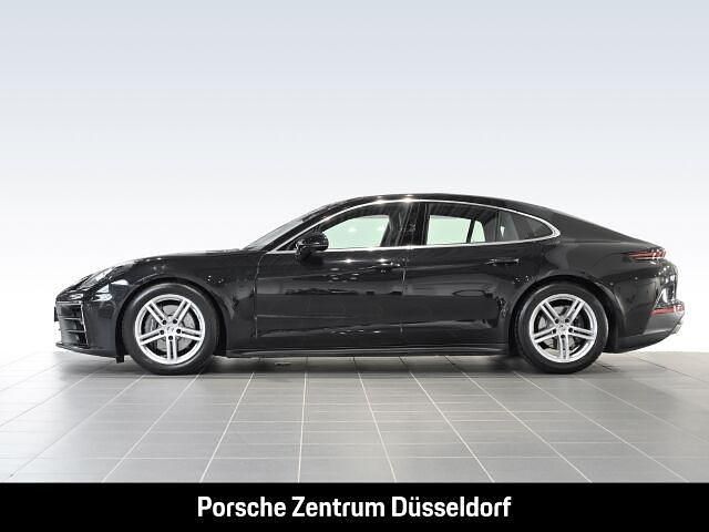 Gebraucht Porsche Panamera 354 PS (260 kW) 2024 Tiefschwarzmetallic Kleinwagen