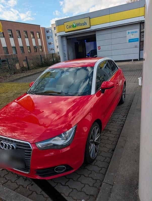 Gebraucht Audi A1 105 PS (77 kW) 2010 Rot Kleinwagen