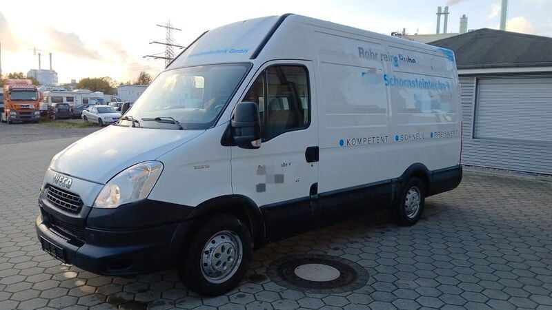 Gebraucht Iveco Daily 145 PS (106 kW) 2013 Weiß Van / Kleinbus