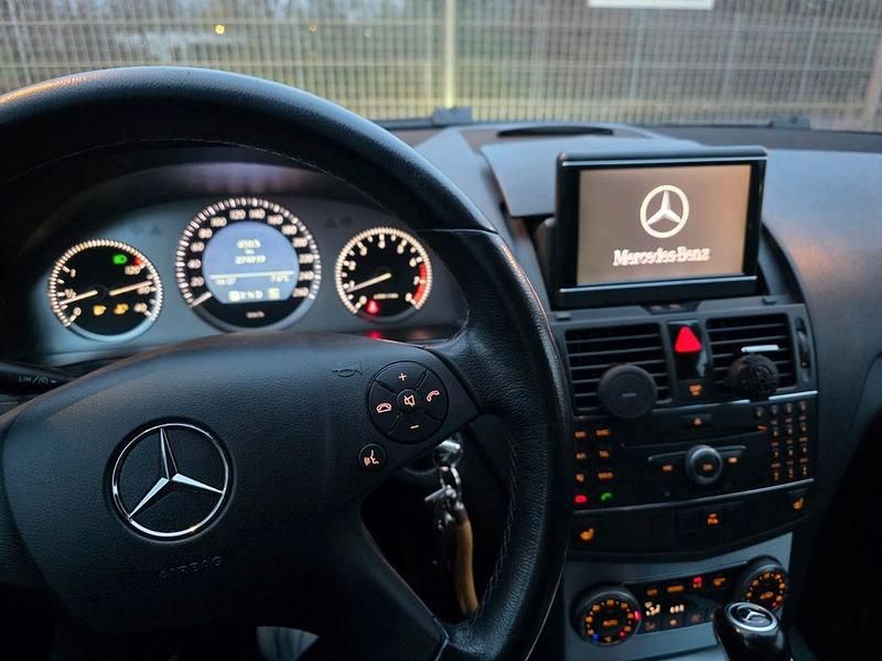 Gebraucht Mercedes C350 272 PS (200 kW) 2008 Schwarz Limousine