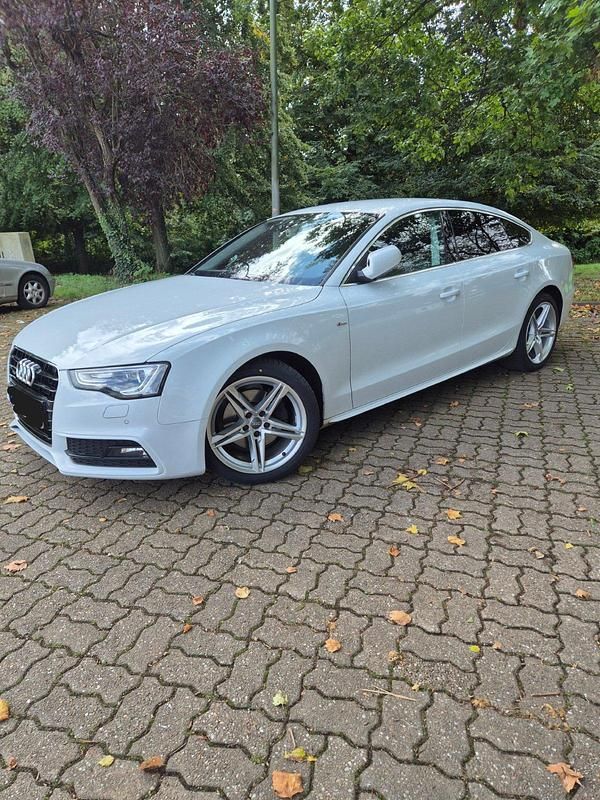 Weiß Gebraucht 2014 Audi A5 S-Line Coupé | 14.900 € (Guter Preis) - Bild 1/4