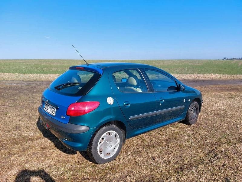 Gebraucht Peugeot 206 75 PS (55 kW) 1999 Grün Kleinwagen