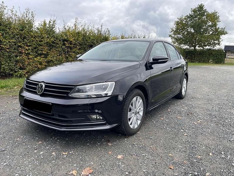 Gebraucht VW Jetta Comfortline 105 PS (77 kW) 2015 Schwarz Limousine