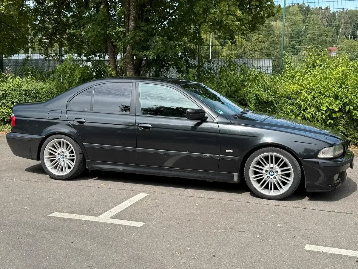 Gebraucht BMW 523 M Sport 170 PS (125 kW) 2000 Schwarz Limousine