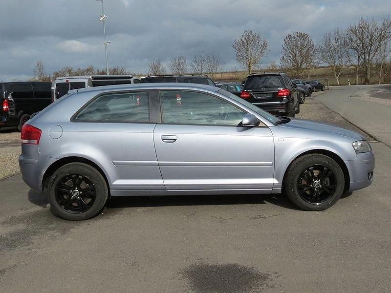 Gebraucht Audi A3 Attraction 102 PS (75 kW) 2007 Silber Kleinwagen